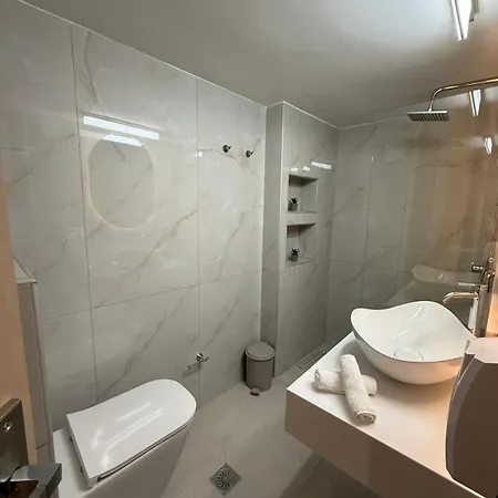Meraki Luxury Retreat *